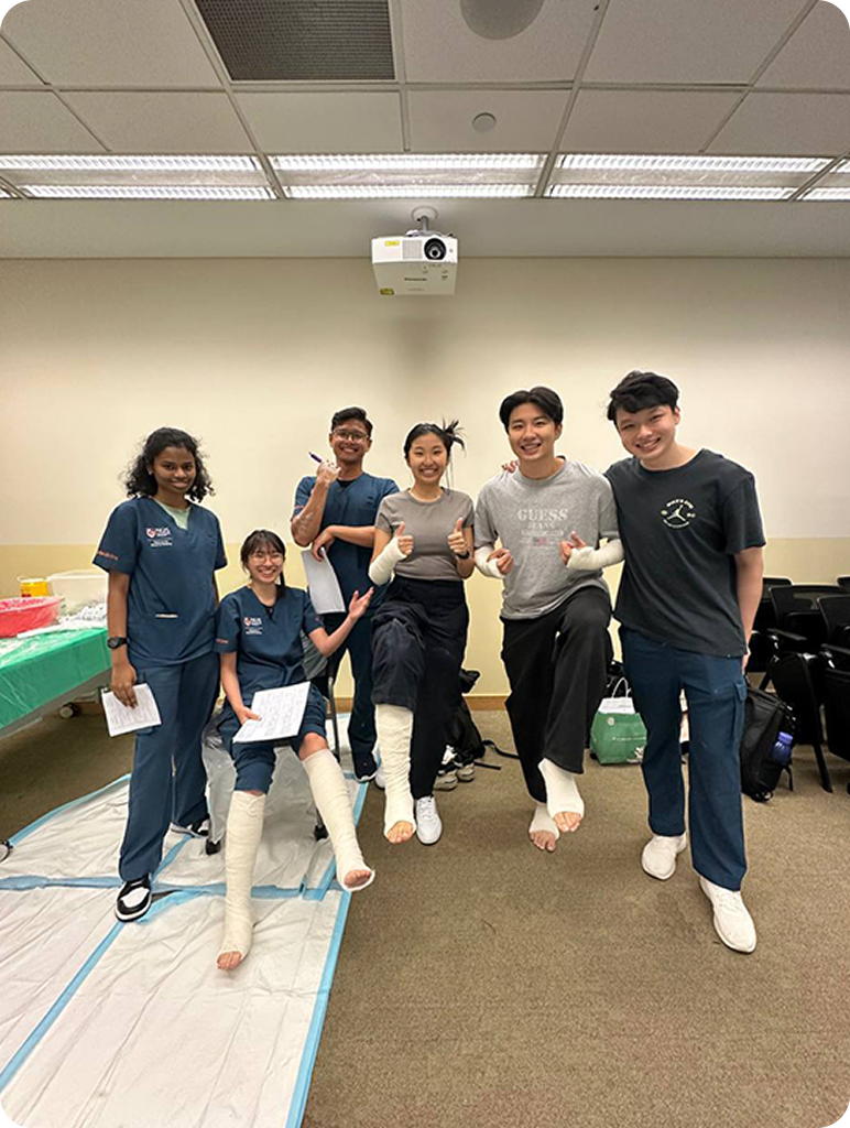 Haziq and coursemates at Orthopaedics Workshop