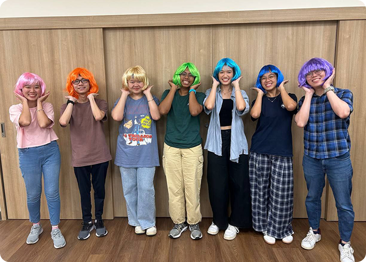 Yong Jie with NUS CSC volunteers