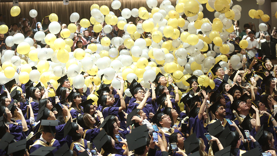 NUS graduates demonstrate resilience in a cautious job market